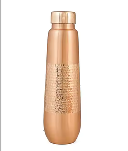 Juego de botellas de agua de cobre puro Ayurvédico, vasos de Metal elegantes para la Hidratación Diaria y una opción de regalo pensativa enfocada en la salud - Product Image 3