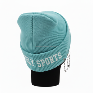 Gorro de Punto Acrílico para Mujer, Color Menta, Suave y Cálido para Invierno, con Logotipo Bordado Personalizado, Cadena Lateral como Accesorio, Gorro Jacquard - Product Image 5