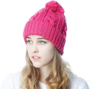 Gorro de punto elegante, tejido cálido y suave al tacto, cómodo, perfecto para trajes de invierno y looks de moda. - Product Image 2