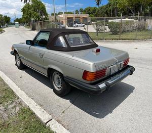 Mercedes-Benz 380SL d'occasion, conduite à droite/à gauche, 1985 - Product Image 4