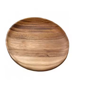 Platos de madera artesanales tradicionales Esenciales de comedor de madera orgánica seguros por Artesanías de media luna - Product Image 1