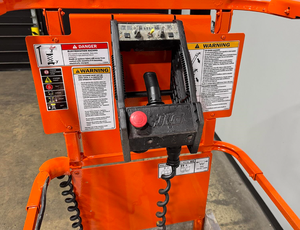 รถยกแบบกรรไกรไฟฟ้า JLG 2030ES ความสูงทำงาน 6 เมตร รับน้ำหนักได้ 363 กิโลกรัม แพลตฟอร์มทำงานบนที่สูงในอาคาร รับประกัน 3 ปี คุณภาพสูง - Product Image 5