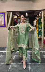 Ensemble Salwar Kameez en coton traditionnel indien et pakistanais pour femmes Designer Ethnique Casual Wear pour Global Handmade Cotton Suit - Product Image 4