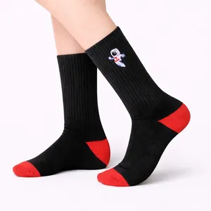 Calcetines con Patrón de Astronauta Bordado, Transpirables, Estilo Japonés, Largura Media, Calcetines Tejidos Personalizados para Uso Diario, Primavera/Verano - Product Image 2