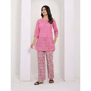 ชุดเซ็ตผ้าฝ้ายสีชมพูประดับกระดุม ไซส์ XS/XS เสื้อแขนสามส่วนและชุดลำลองสำหรับผู้หญิงแบบ 2 ชิ้น - Product Image 4