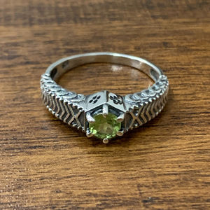 แหวนเพอริดอตชุบทองคำสีกุหลาบปรับขนาดได้ (3.8 กรัม) ดีไซน์ฝังแบบลำลอง แหวนเปิด 18K สำหรับหมั้น ฟรีไซส์ - Product Image 1