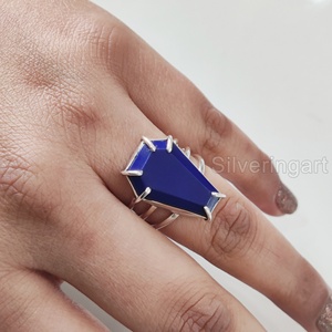 Anillo de Plata de Ley 925 Hecho a Mano para Mujer con Gema Natural de Lapislázuli en Forma de Ataúd, Piedra de Nacimiento de Septiembre, Aniversario Oriental - Product Image 3