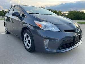 Toyota Prius One 2012 / Disponible à la vente avec faible kilométrage, moteur essence / Véhicule d'occasion en excellent état et sans accident, aucun problème. - Product Image 3