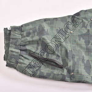 Pantalons de neige imperméables camouflage vert unisexe tendance, pantalons de ski pour homme avec doublure chaude, style cargo ample pour l'extérieur - Product Image 4