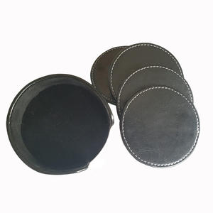 Manteles individuales y posavasos de cuero PU personalizados, posavasos de cuero PU en relieve para restaurante, Juego de 4 redondos - Product Image 2