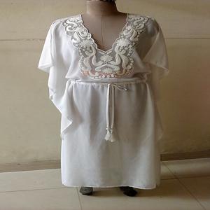 Robe de mode féminine avec broderie - Product Image 1