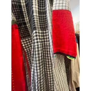 Chaqueta/Vestido Ecológico de Lana Folklore 52 con Cuello Mandarín Asimétrico y Mangas Largas para Otoño - Product Image 5