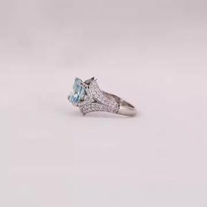 Anillo de Compromiso de Oro Sólido de 14 Quilates con Diamante Cultivado en Laboratorio, Corte Radiante Azul, Personalizado, Certificado por IGI, Unisex - Product Image 5