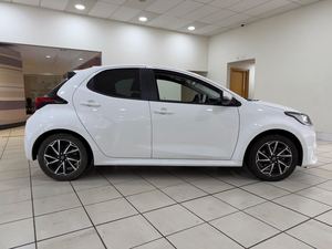 TOYOTA YARIS 1.5 2022 USADO, VOLANTE A LA IZQUIERDA/DERECHA - Product Image 2