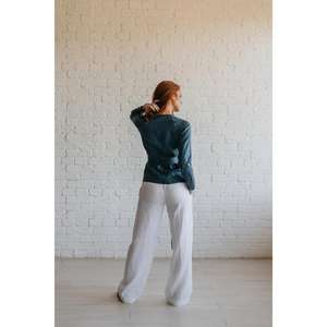 Conjunto de Dos Piezas Casual Elegante para Mujer: Top Cruzado de Lino Ecológico con Cinturón y Pantalones Anchos Vintage de Cintura Natural - Product Image 5