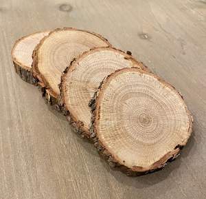 Posavasos de madera Premium con detalles antiguos únicos y superficies lisas - Product Image 1