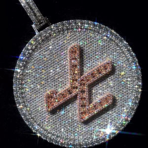 จี้ฮิปฮอปทรงกลมแบบกำหนดเอง925ชุบทองเพชรโมอิสซาไนต์สำหรับแร็ปเปอร์ในราคาที่ดีที่สุด - Product Image 1