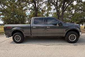 Ford F-150 XLT 4x4 Super-Crew 2018 Usada en Buen Estado - Product Image 2