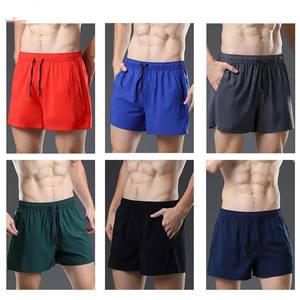 Cómodos pantalones cortos de entrenamiento de algodón de 5 pulgadas con diseño elegante de tela suave al tacto para un estilo de vida activo para hombres - Product Image 5