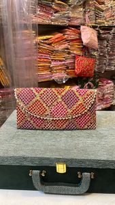 Bolso de mano bordado Vintage a la moda para mujer, bolso Potli, bolso de mano, recuerdo de boda, regalo de devolución, invitados inspirados en la India - Product Image 3