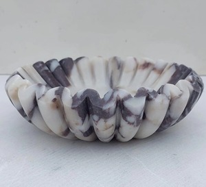 Bol décoratif en résine unique fabriqué à la main, centre de table moderne au design artistique pour la décoration de la maison ou une idée cadeau élégante d'Inde - Product Image 2