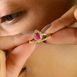 Produits en vente chaude 100% authentique Rubis en forme de poire et diamant taille ronde Dernière bague flottante de créateur pour mariage Or jaune 14 carats - Product Image 2