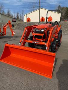 Tondeuse à gazon Kubot 4x4 petit tracteur avec cabine chargeuse frontale pelleteuse Kubota tracteurs camions agriculture mini tracteur agricole - Product Image 3