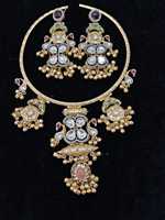 Ensemble de bijoux tendance style Polki Kundan Ad Stone avec taille ajustable pour mariage, fiançailles, anniversaire, en perles d'imitation
