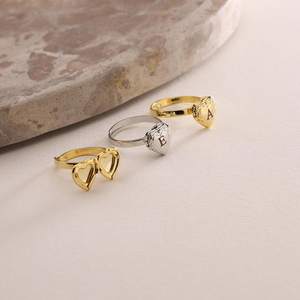 Anillo con medallón de corazón personalizado, anillo con foto grabada para mujer, plata de ley 925, chapado en oro de 14 quilates - Product Image 4