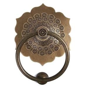 Aldaba de puerta de metal puro acabado rústico recién llegado aldaba de puerta de Venta caliente vintage de alta calidad para decoración de villas de hotel en casa - Product Image 5