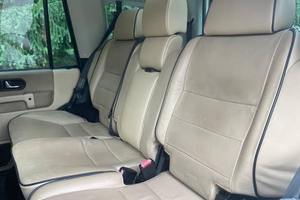 Nuevo y de Venta Rápida, Lla-nd- RRoover Discovery II SE7 2004, SUV Todoterreno Resistente para Aventuras, Resistencia Atemporal, Interior Oscuro, Cámara Trasera - Product Image 3