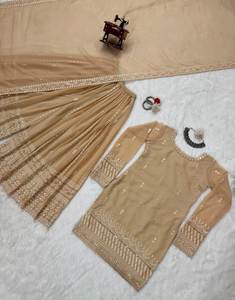 Walima Look Evergreen Couleur vive Mariée Maid Wedding & Party Broderie spéciale Travail Plazzo Suit par Surat Achats en ligne - Product Image 5