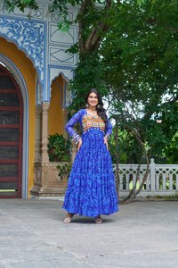 Nuevo vestido étnico moderno para fiesta, ropa de boda, estampado Bandhani, trabajo, tela de retazos Kutchi, ropa India pakistaní, secado rápido - Product Image 5