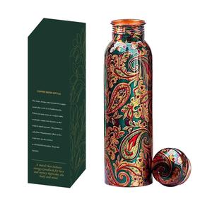 Pack cadeau de style demi-antique bouteille d'eau en cuivre accessoires de verres hautement thermiques disponibles avec un design élégant à vendre - Product Image 6