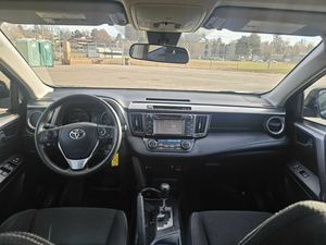 Toyota RAV4 XLE AWD 2017, Interior de Cuero Oscuro, Motor Turbo de 4L, Tamaño de Neumáticos de 16\", Caja de Cambios Automática con Cámara Trasera - Product Image 4