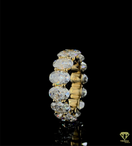 Bande d'éternité ovale élégante avec 1ct chacun VVS pierre de laboratoire incolore un cadeau intemporel et radieux pour les femmes - Product Image 2