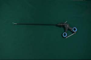 Pinza Corta Babcock Laparoscópica de Acero Inoxidable, 5mmx330mm, Instrumentos Quirúrgicos Manuales Reutilizables, CE - Product Image 2