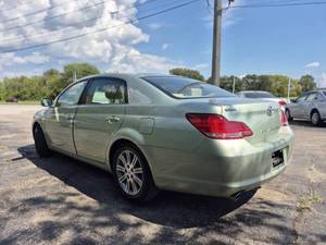 Toyota Camry berline d'occasion, 5 places, automatique, essence, conduite à gauche, phares halogènes, à vendre à prix abordable - Product Image 5