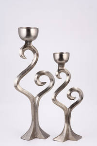 Ensemble de bougeoirs décoratifs de luxe au fini antique Support élégant pour la décoration de la maison et des événements au meilleur prix - Product Image 6