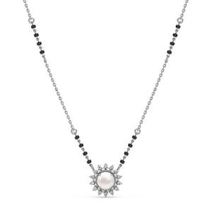 Compre un collar Mangalsutra de plata pura con diamantes y perlas, chapado en oro, con cuentas étnicas religiosas, un regalo de boda para su esposa. - Product Image 1