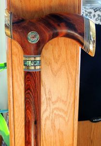 ไม้เท้าทำจากเรซินไม้กันลื่นพร้อมที่จับแข็งแรงหลายรูปทรงสำหรับคนสูงอายุที่ฟื้นฟู - Product Image 5