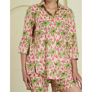 Blusa Larga Tropical Tango para Mujer, Elegante Camisa Fluida con Estampado Floral - Product Image 3