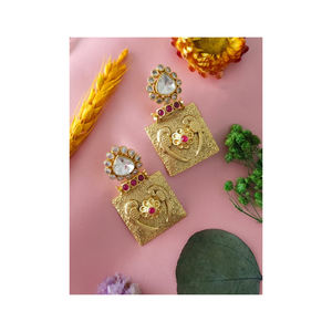 Embrassez le luxe avec des bijoux en pierre de Kundan de haute qualité Mariages à la mode classiques avec strass Matériau principal - Product Image 5