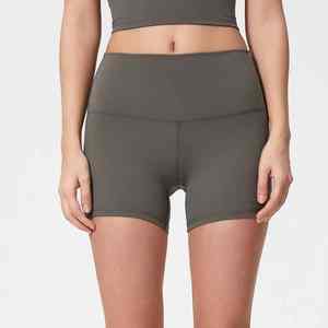 Pantalones cortos de yoga suaves de cintura alta con logotipo personalizado para niñas, mallas deportivas de gimnasio sin costuras con cintura ancha para entrenamiento sin peso - Product Image 3