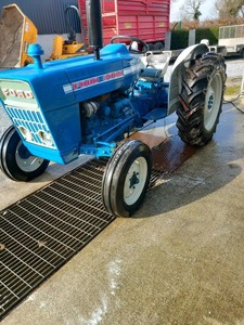 Ford 3000 1976 Tracteurs d'occasion en très bon état - Product Image 5