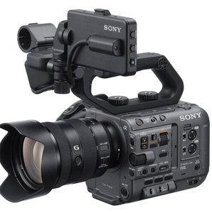 ระบบกล้อง XDCAM 4K-Super 35 PXW-FS5แบรนด์ใหม่พร้อมเซนเซอร์ภาพ CMOS และคุณสมบัติการฉายภาพตอนกลางคืน - Product Image 1