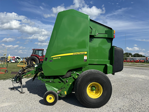 Achetez des presse-foins John Deere 560M pour balles rondes, matériel et équipement agricoles, en vente - Product Image 3