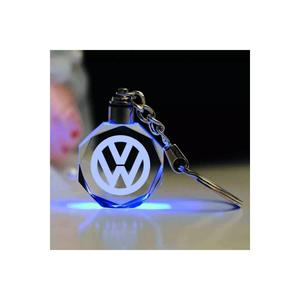 Portachiavi 7 colori lampeggiante luce LED 3D portachiavi auto con Logo auto regalo batteria di ricambio