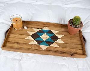 Plateau de service rectangulaire en bois de conception de cuisine Finition naturelle Taille standard pour la maison et le mariage Plateau de service fait à la main - Product Image 4