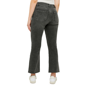 Collection de jeans pour femmes élégante et évasée, tissu extensible confortable, ceinture, écologique, séchage rapide, ajustement parfait, style moderne et décontracté - Product Image 3